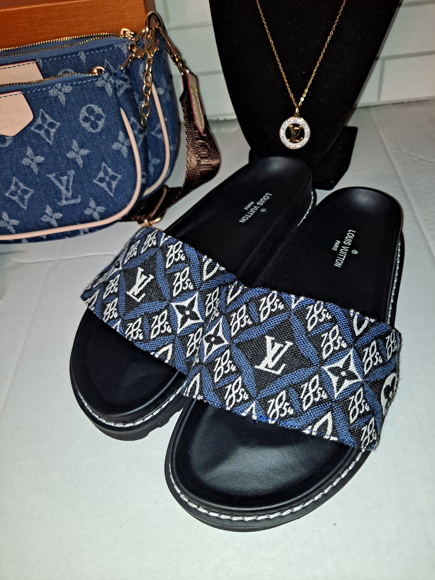 ON HAND LV BLUE DENIM BAG