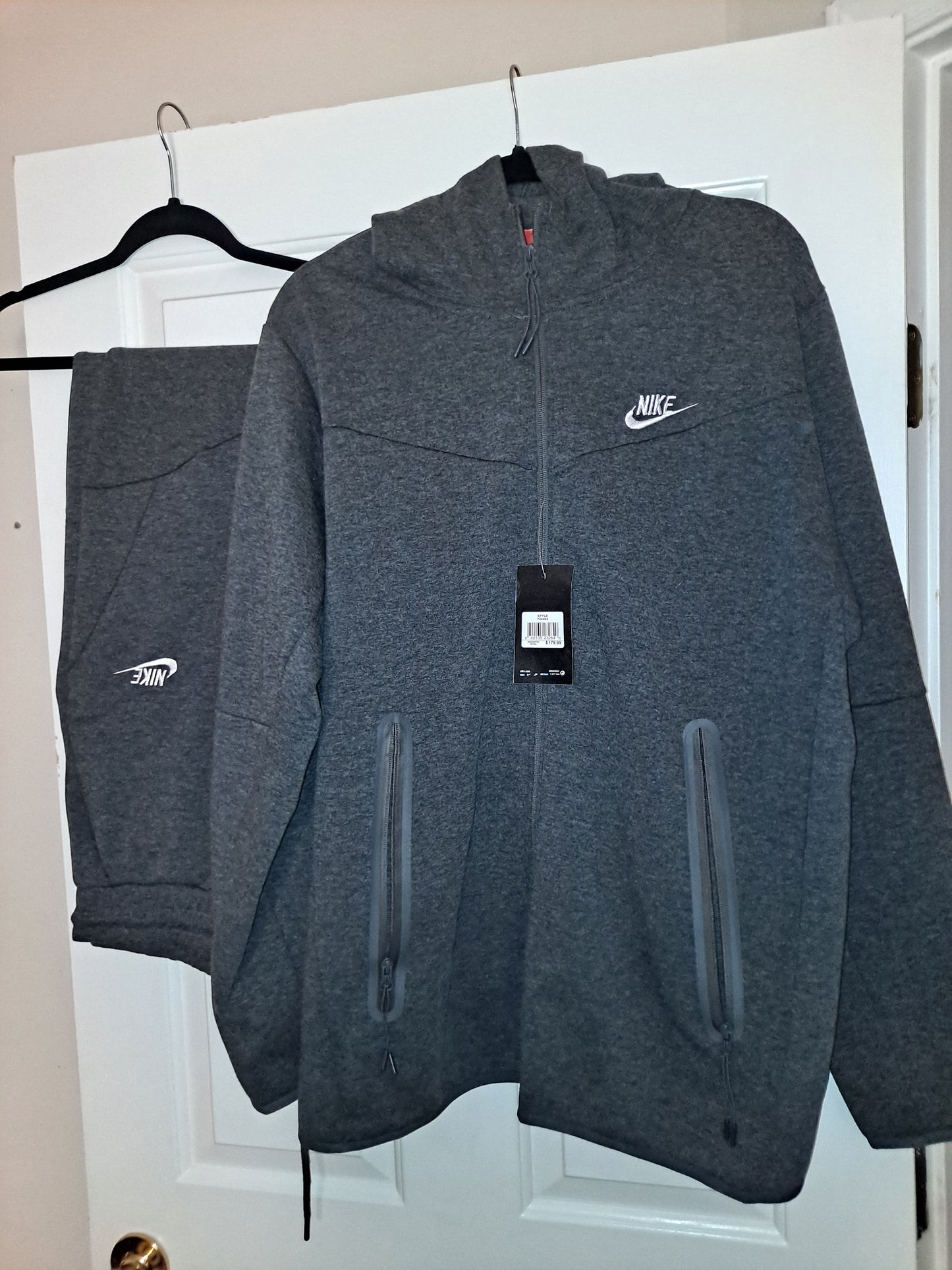 ON HAND DARK GREY UNISEX NIK SWEATSUIT MEDIUM/LARGE
