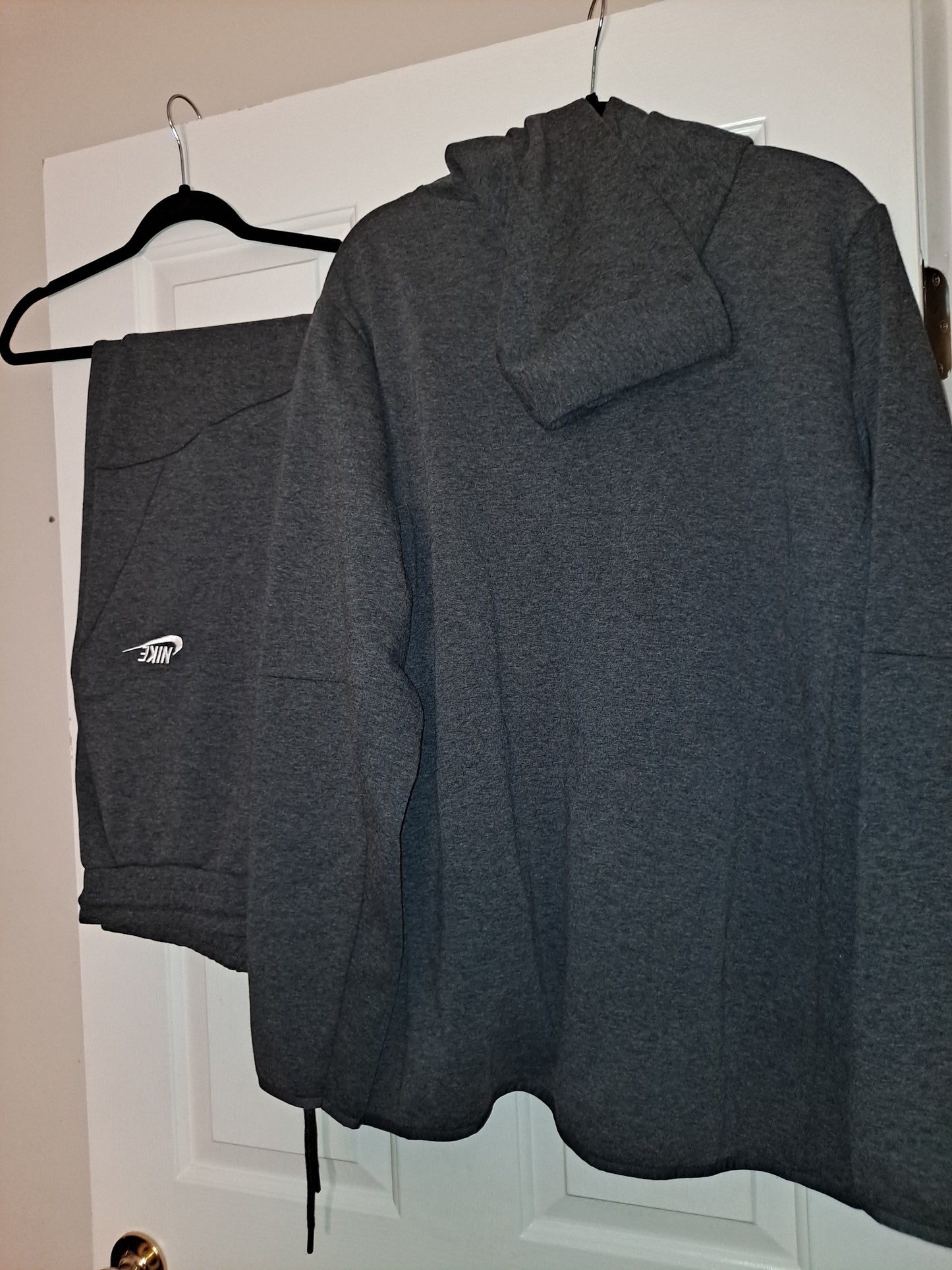 ON HAND DARK GREY UNISEX NIK SWEATSUIT MEDIUM/LARGE