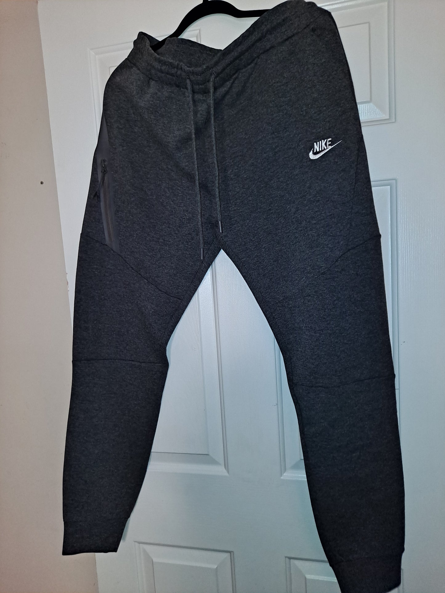 ON HAND DARK GREY UNISEX NIK SWEATSUIT MEDIUM/LARGE