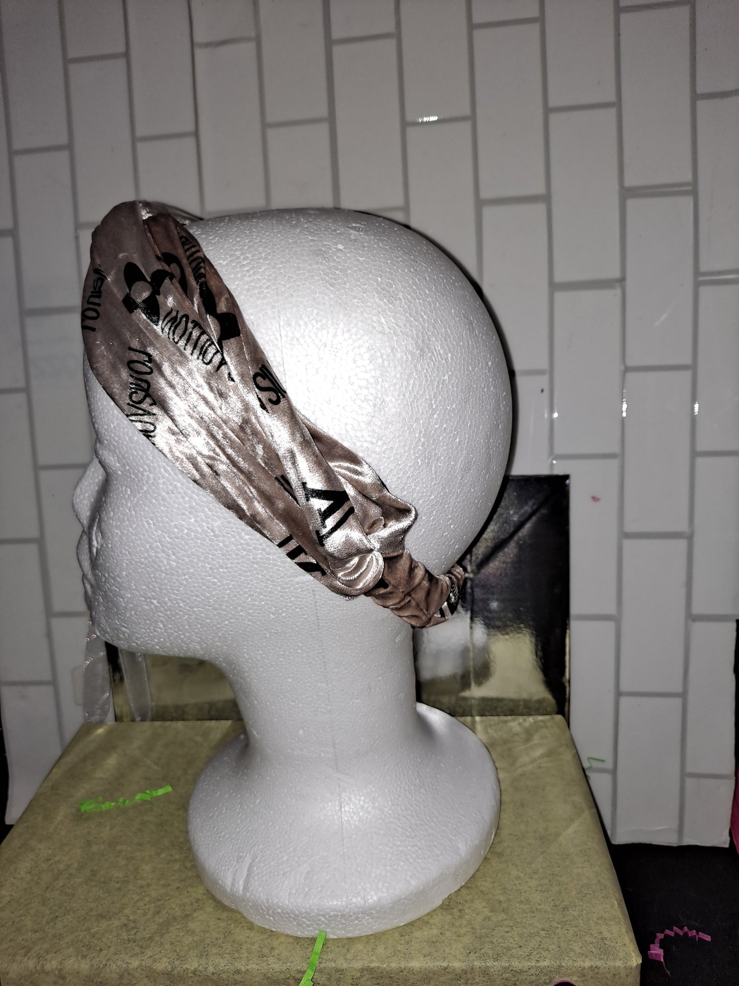 ON HAND CUTE LV HEAD BAND