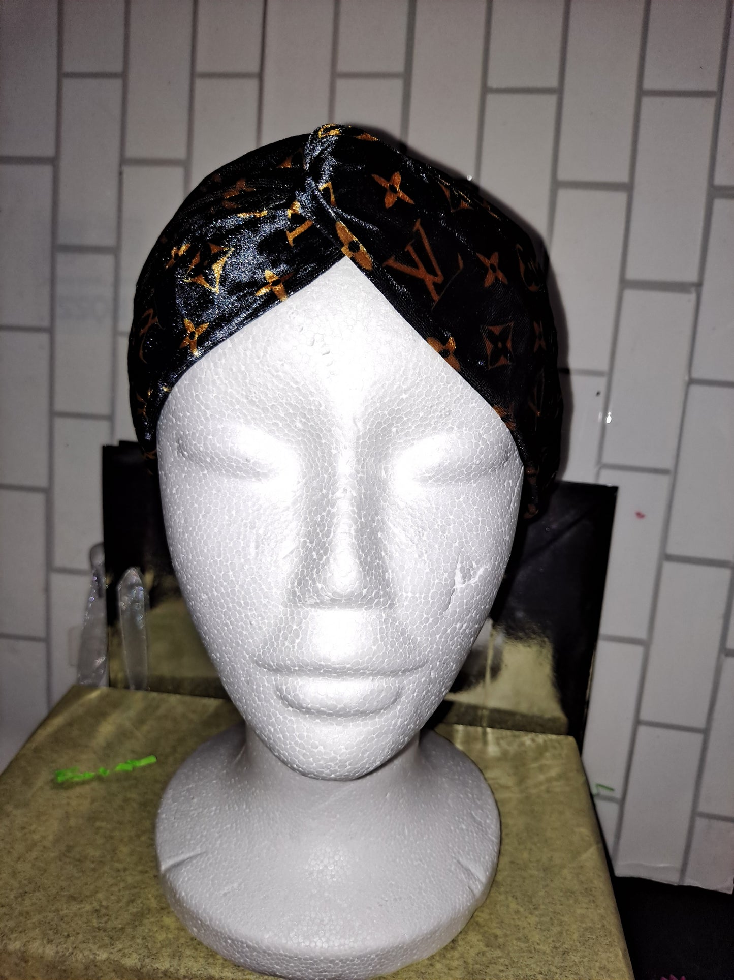 ON HAND CUTE LV HEAD BAND