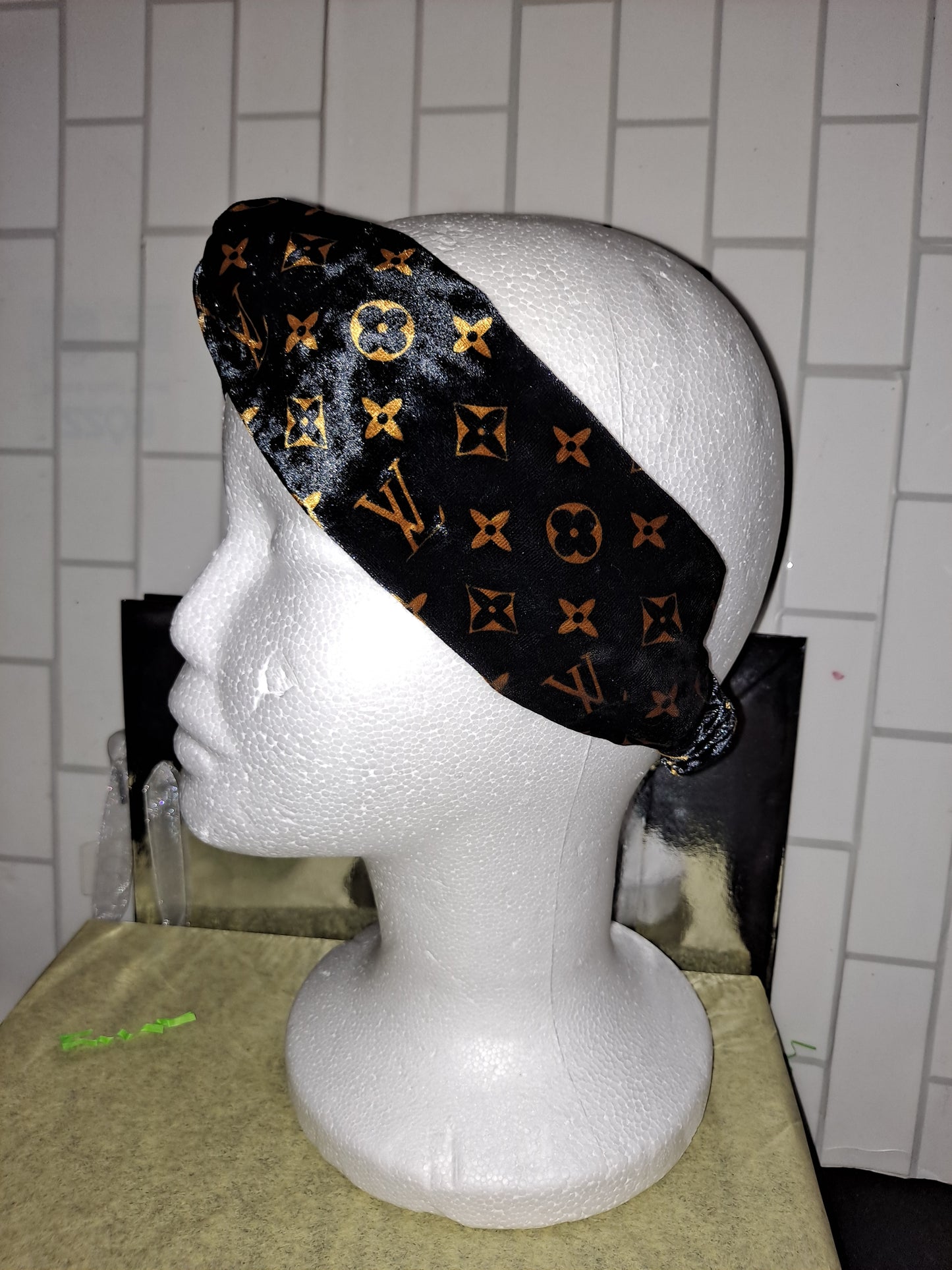 ON HAND CUTE LV HEAD BAND