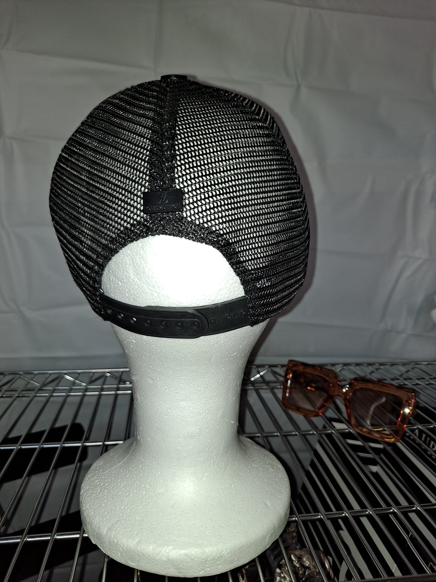 ON HAND BASEBALL STYLE HATS