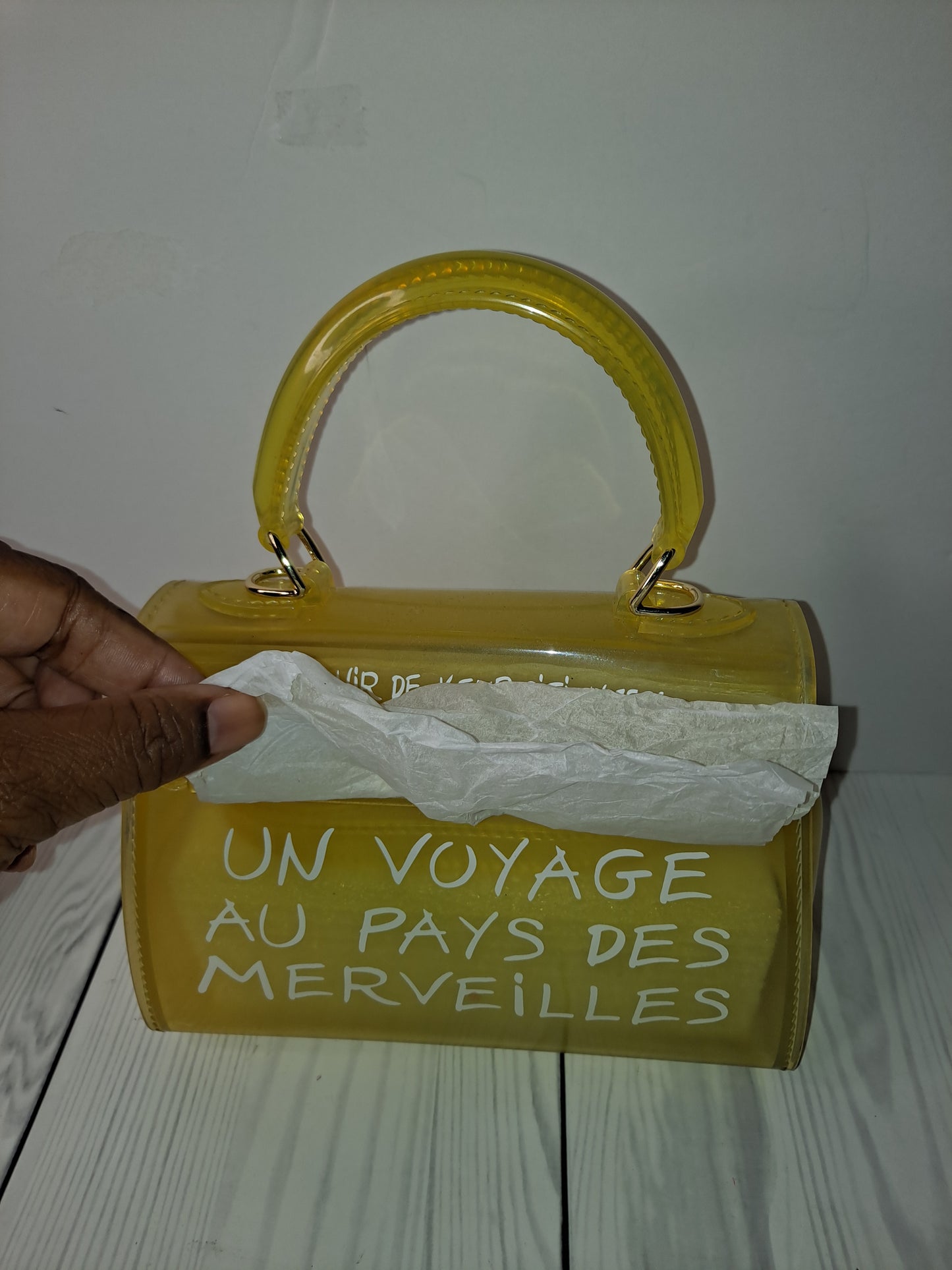 ON HAND GELLY CROSSBODY BAG