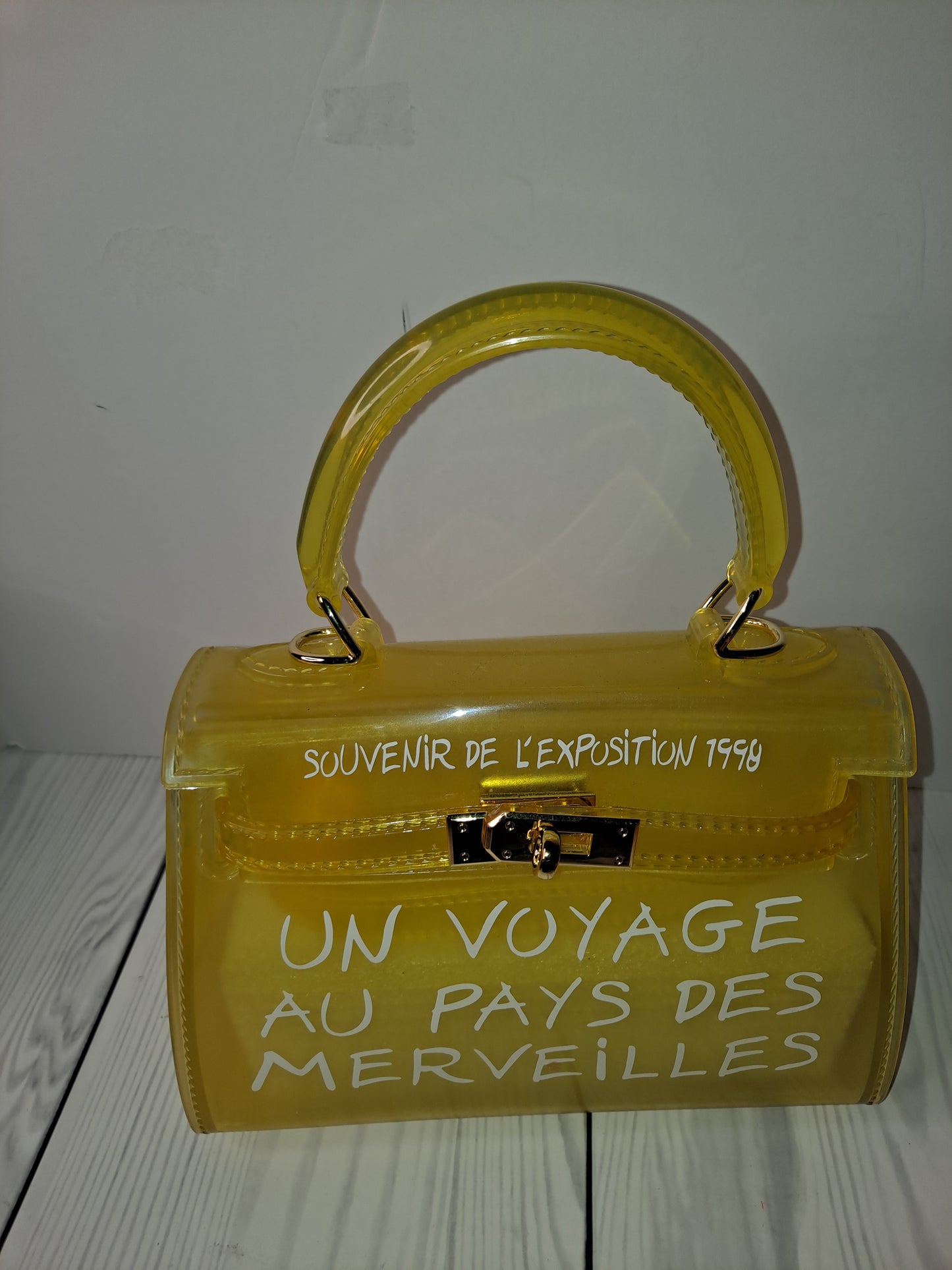 ON HAND GELLY CROSSBODY BAG
