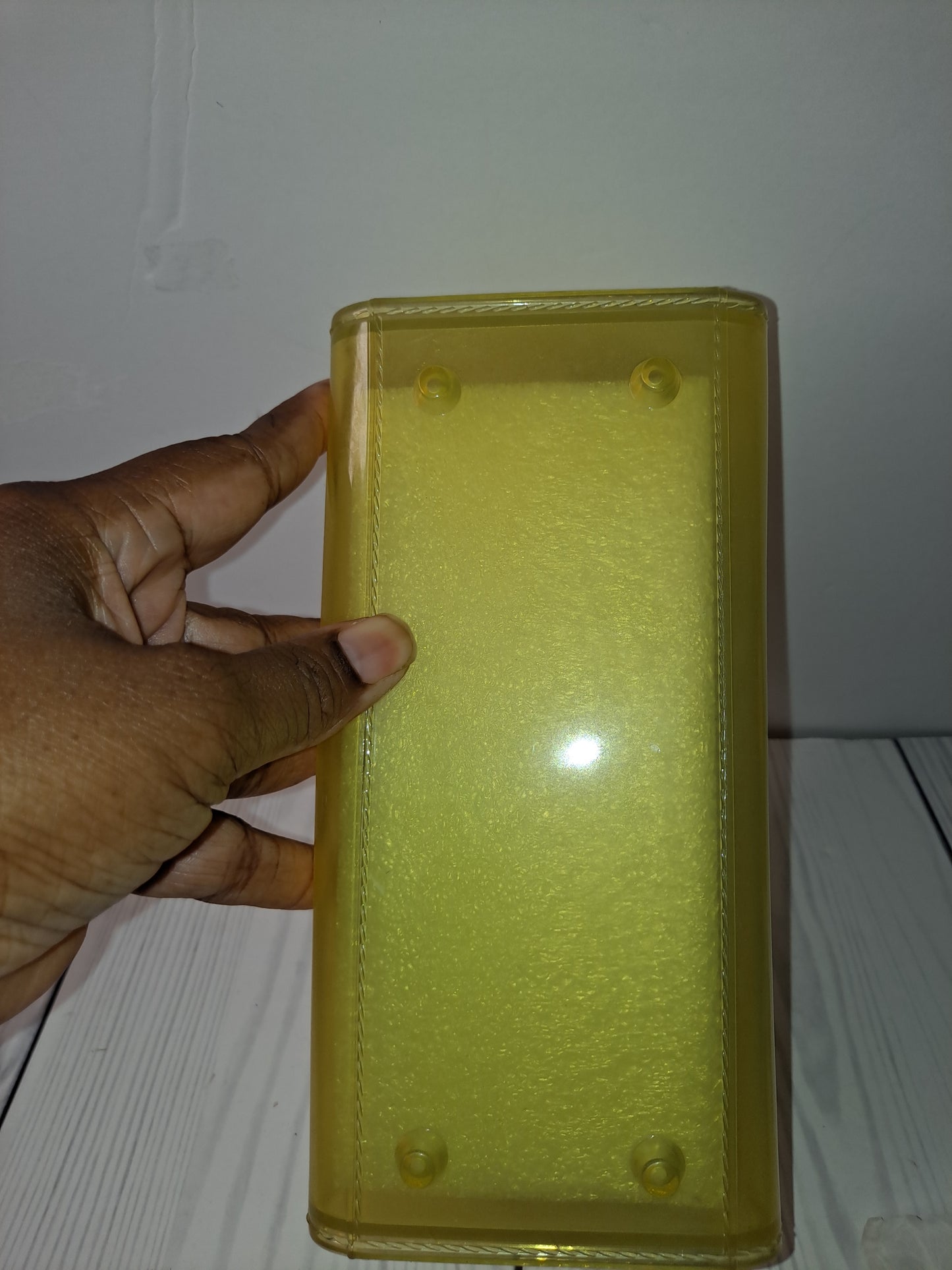 ON HAND GELLY CROSSBODY BAG