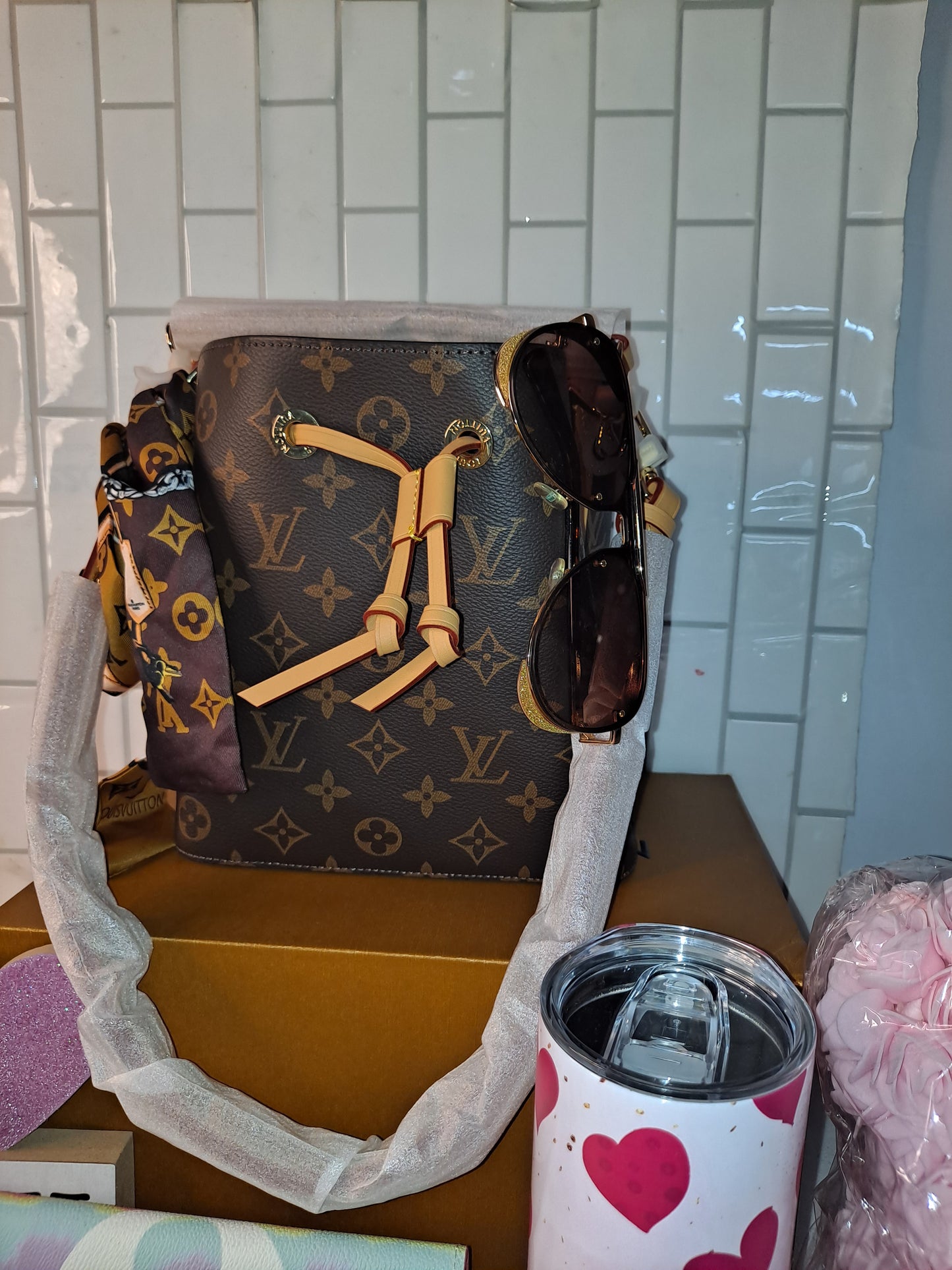 LV BUCKET/CROSSBODY BAG BUNDLE