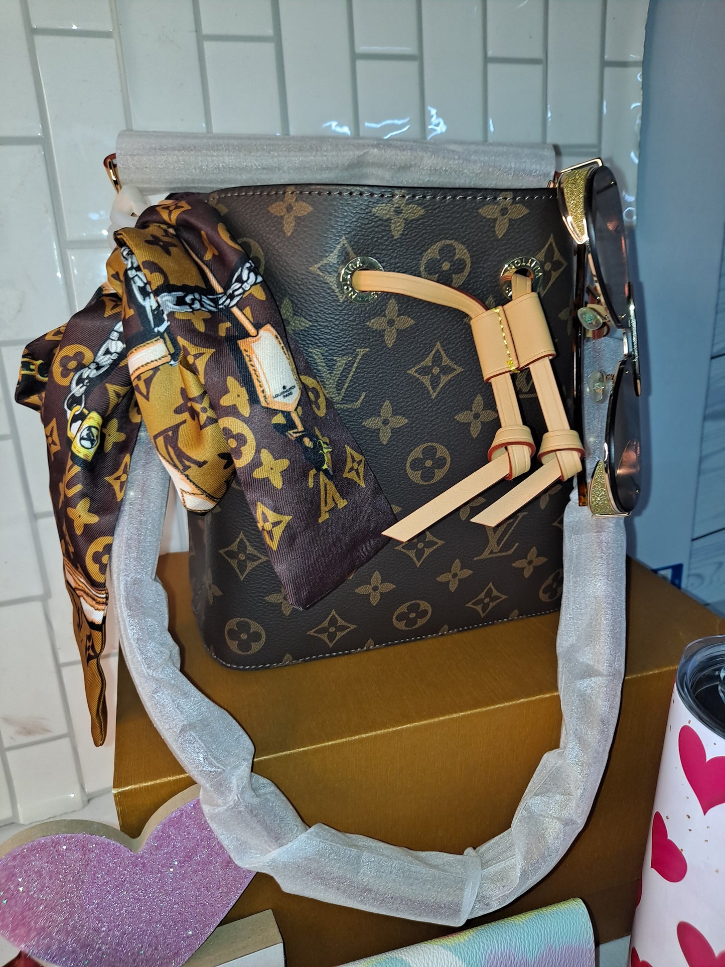 LV BUCKET/CROSSBODY BAG BUNDLE