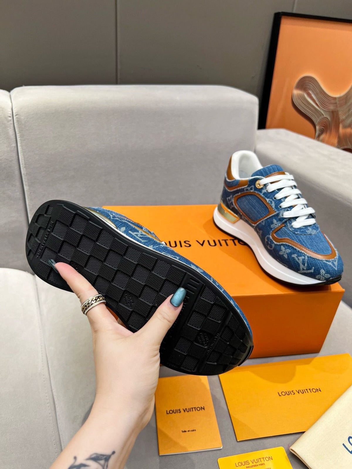 PRE-ORDER LV SNEAKERS