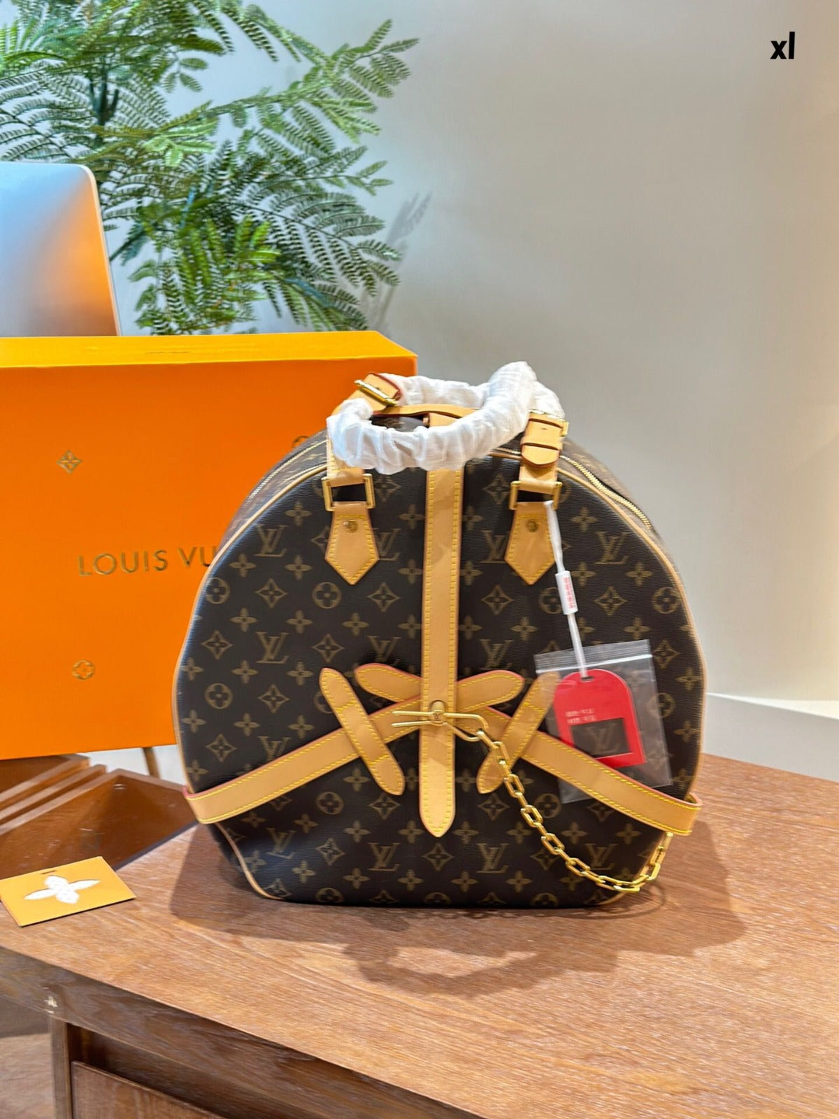 PRE-ORDER LV CLOCK IT CROSSBODY BAG W/FREE ACCESSORIES