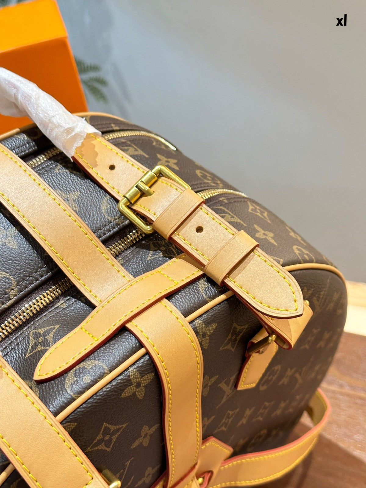 PRE-ORDER LV CLOCK IT CROSSBODY BAG W/FREE ACCESSORIES
