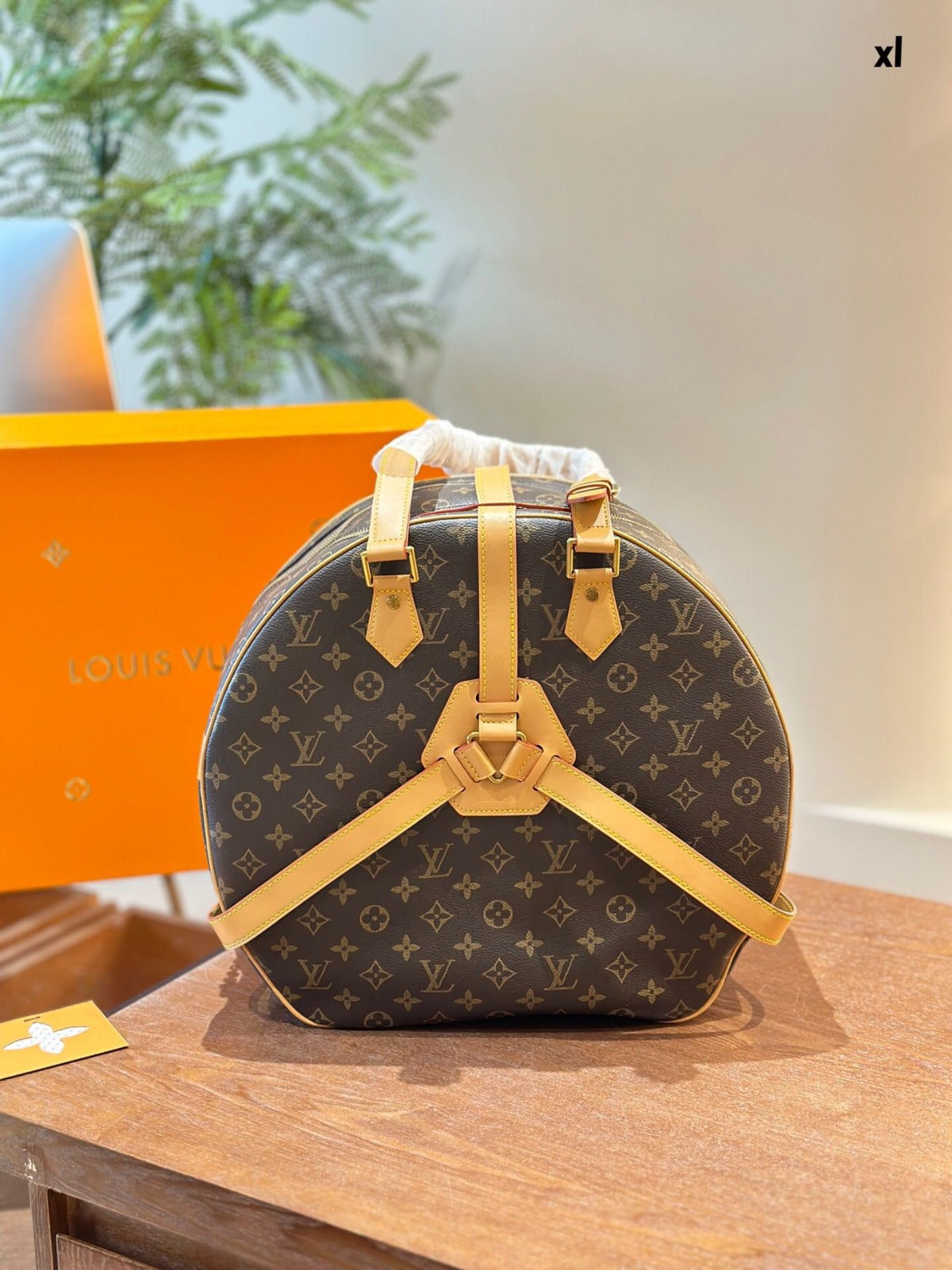PRE-ORDER LV CLOCK IT CROSSBODY BAG W/FREE ACCESSORIES
