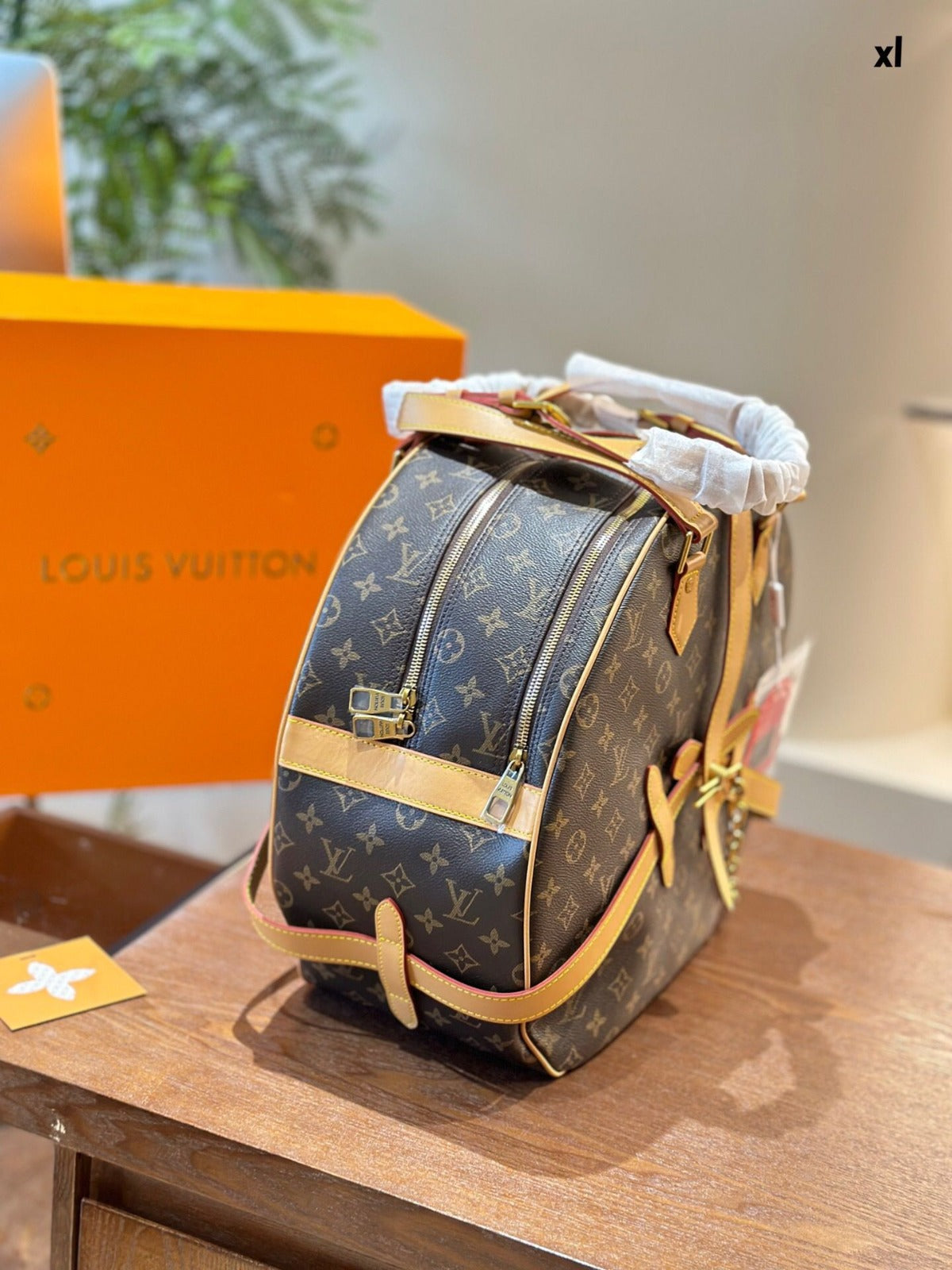 PRE-ORDER LV CLOCK IT CROSSBODY BAG W/FREE ACCESSORIES