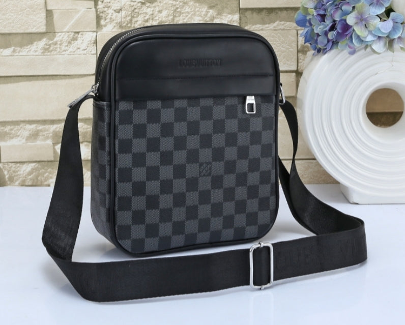 BLACK MEN CHEST BAGS 1701