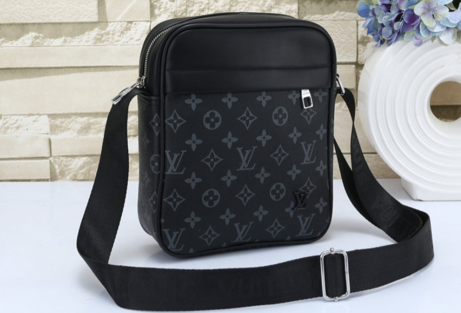 BLACK MEN CHEST BAGS 1701