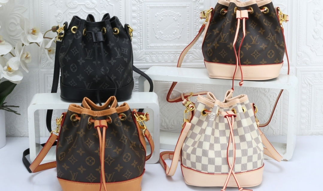 SMALL BUCKET CROSSBODY BAGS 916