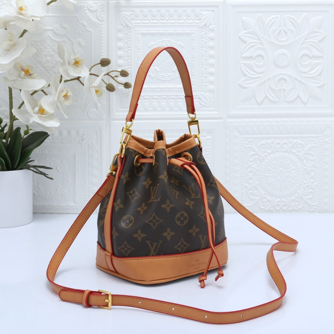 SMALL BUCKET CROSSBODY BAGS 916