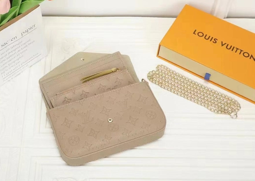 LV GOLD CHAIN CROSSBODY BAG 61276