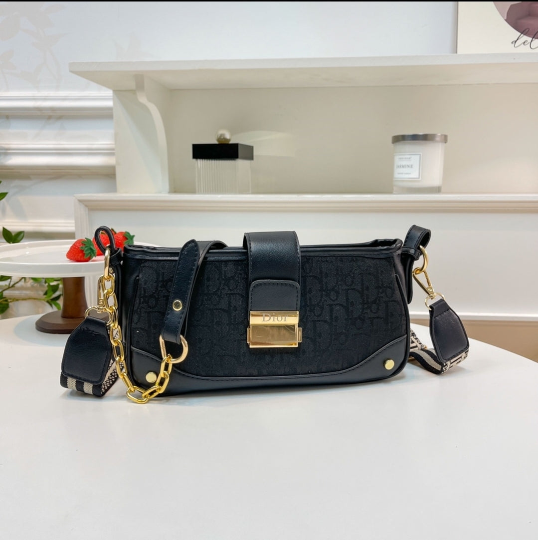 CD CROSSBODY FRONT LATCH BAGS 9973