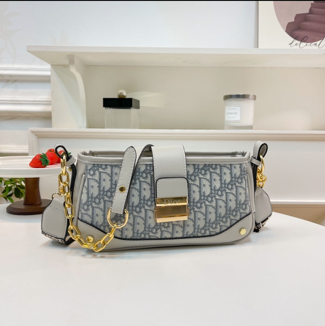 CD CROSSBODY FRONT LATCH BAGS 9973