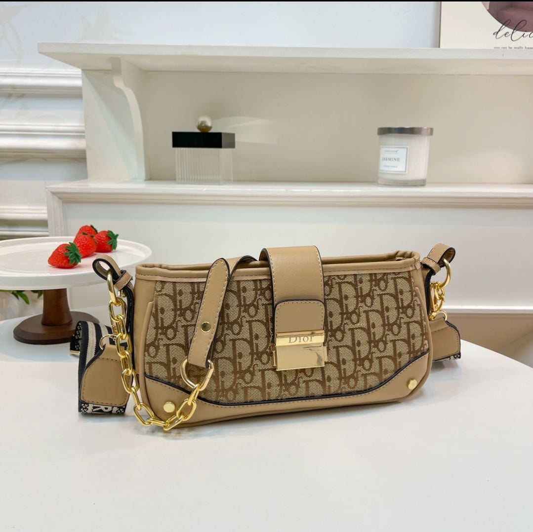 CD CROSSBODY FRONT LATCH BAGS 9973