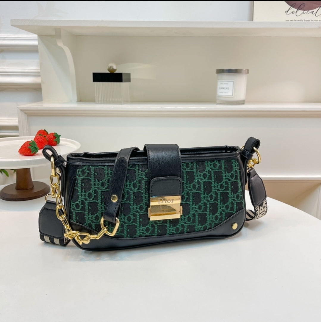 CD CROSSBODY FRONT LATCH BAGS 9973
