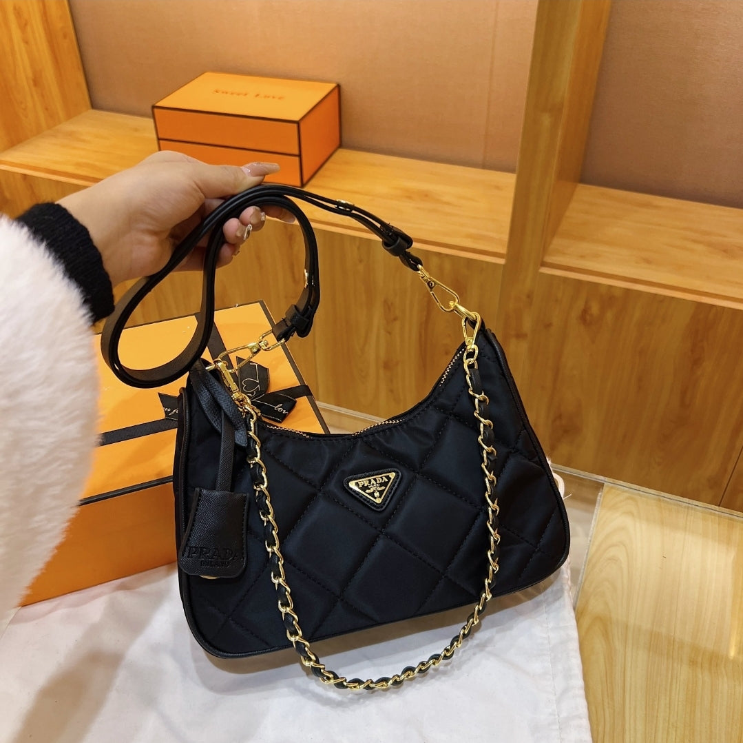 PR CROSSBODY FRONT GOLD CHAIN BAGS 8825