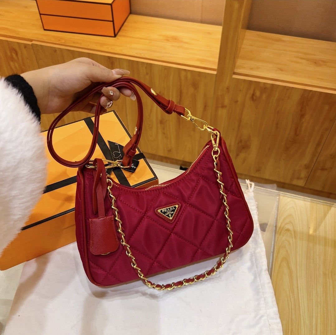 PR CROSSBODY FRONT GOLD CHAIN BAGS 8825