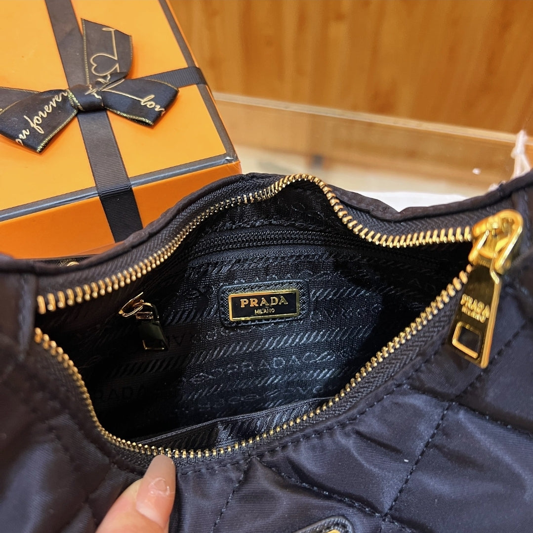 PR CROSSBODY FRONT GOLD CHAIN BAGS 8825