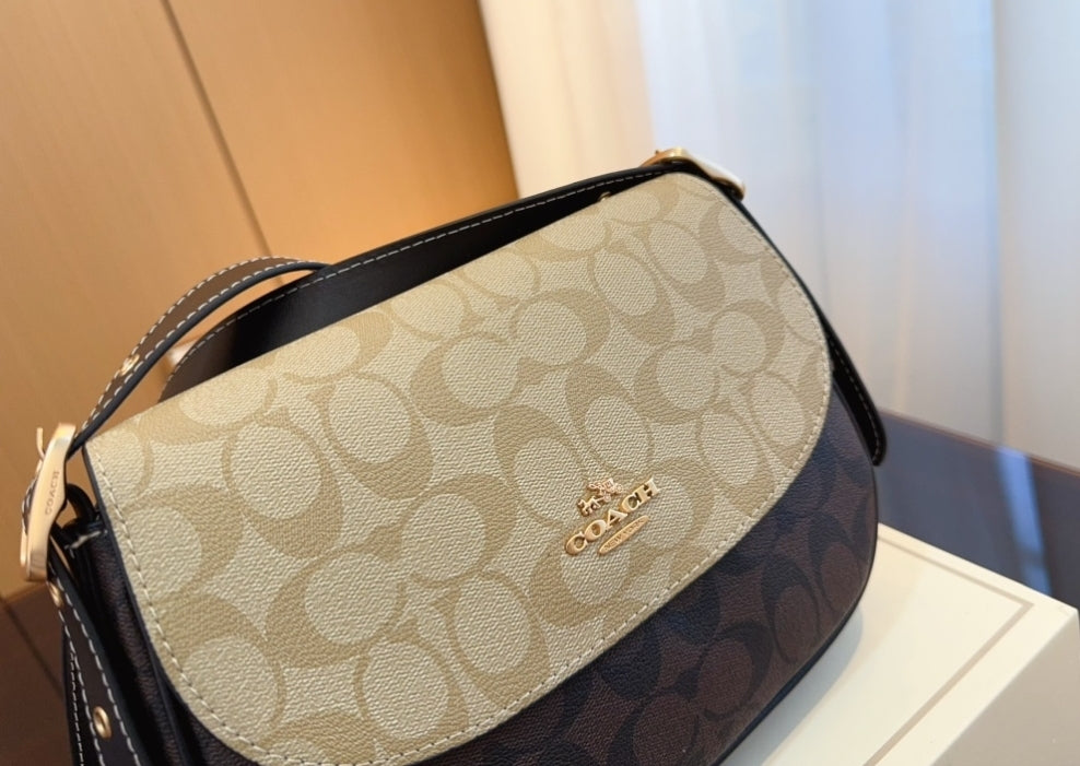 CH CROSSBODY LEATHER STRAP BAG P2418145