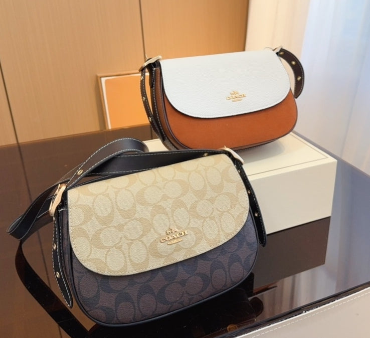 CH CROSSBODY LEATHER STRAP BAG P2418145