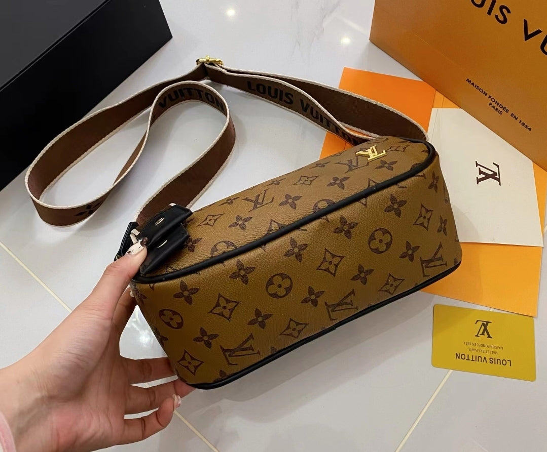 LV BACK ZIPPER CROSSBODY BAG