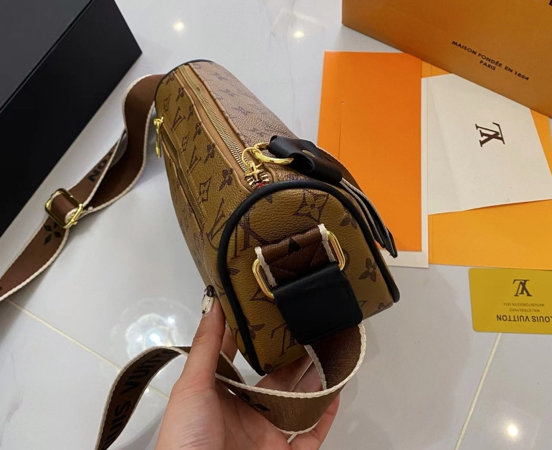 LV BACK ZIPPER CROSSBODY BAG