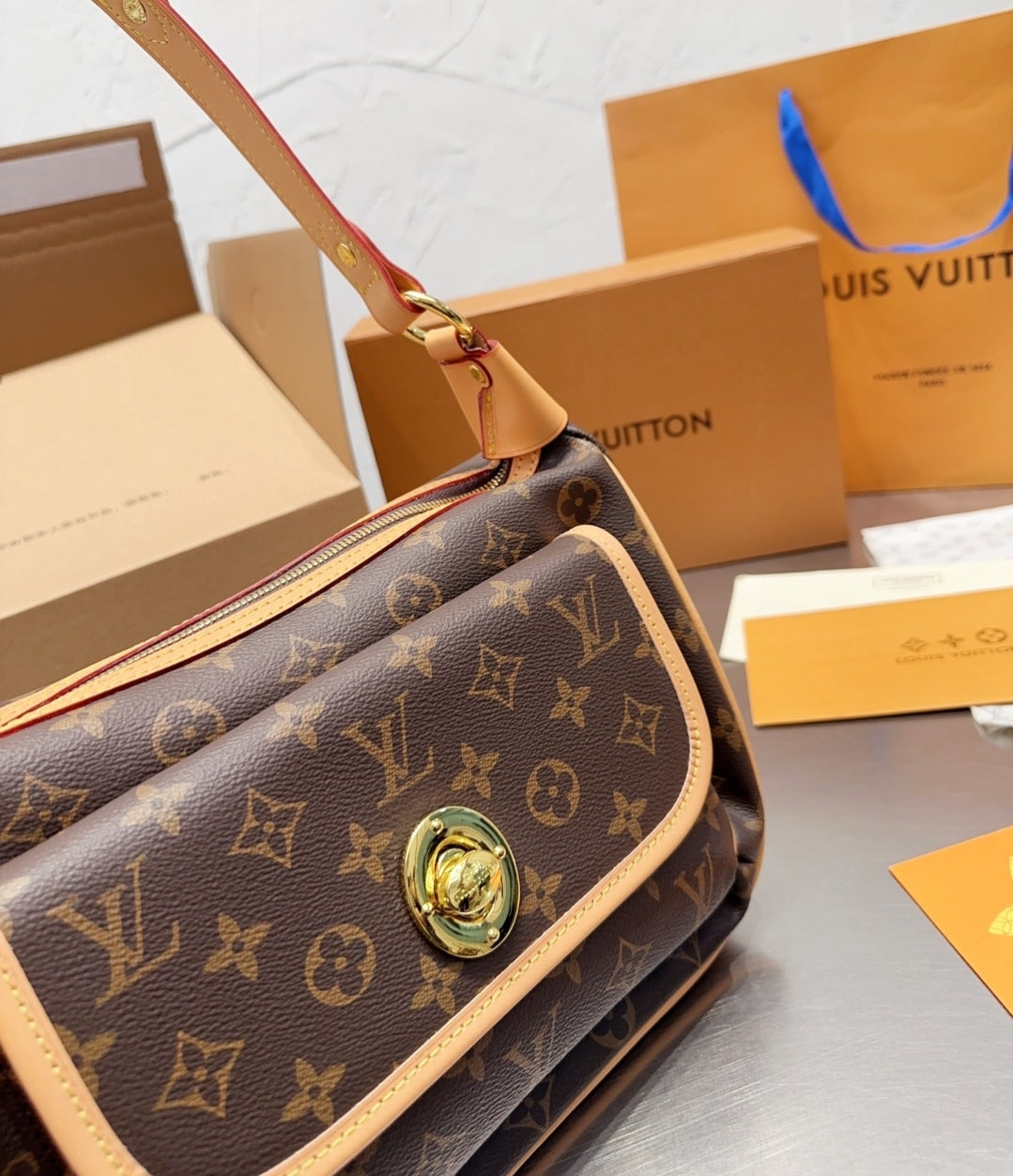 LV CROSSBODY BAG 7359195