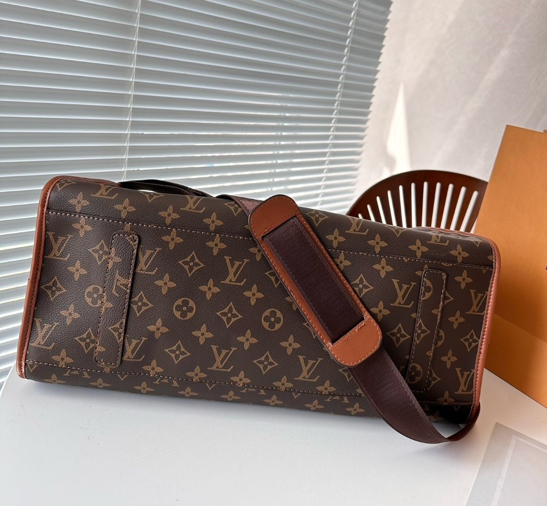 LV DUFFLE BAG 73240165