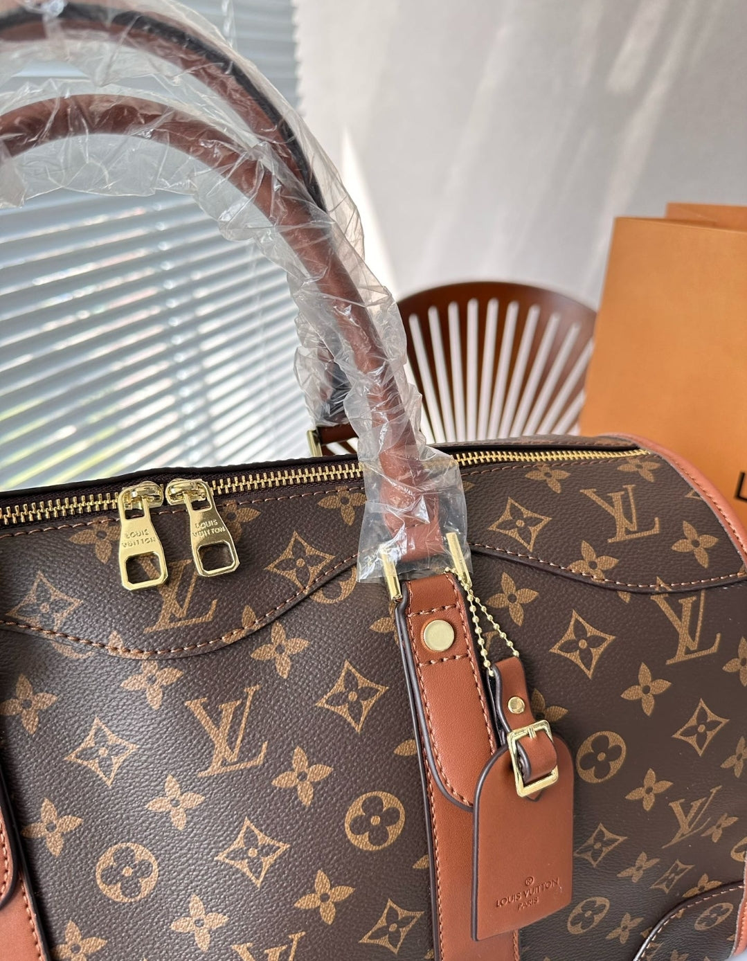 LV DUFFLE BAG 73240165
