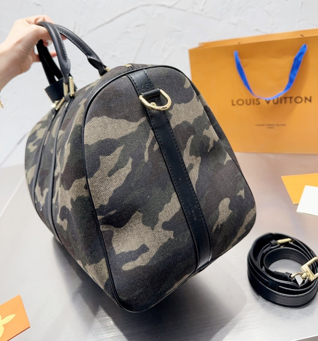 LV CAMO DUFFLE BAG 73240205