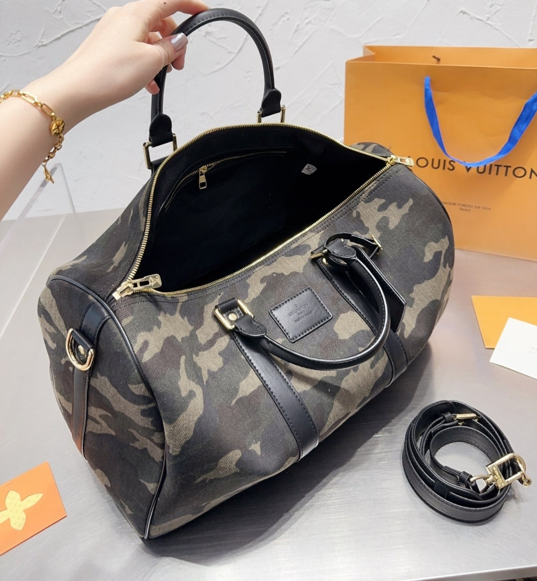 LV CAMO DUFFLE BAG 73240205