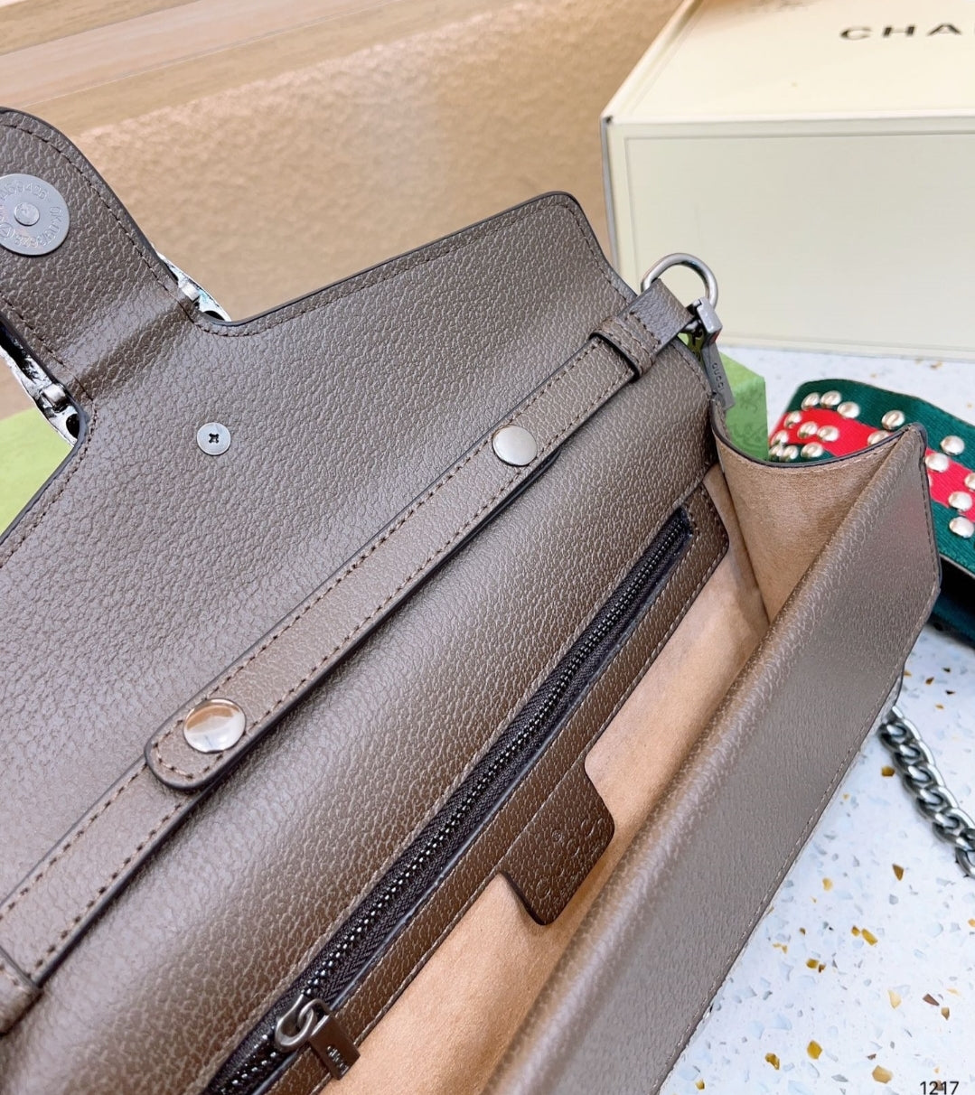 GG CHAIN CROSSBODY BAG