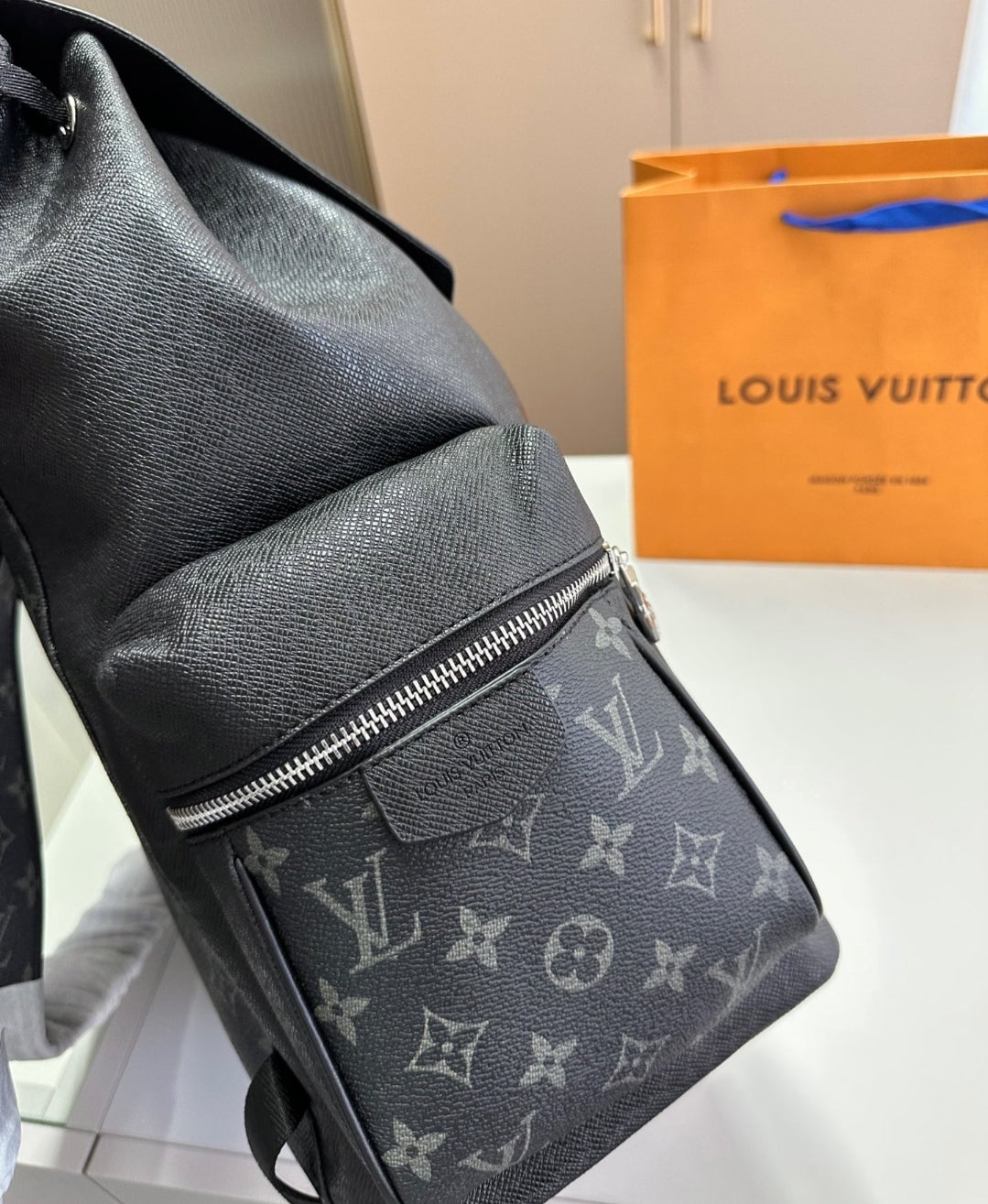 LV BLACK BACKPACK BAG 73240200