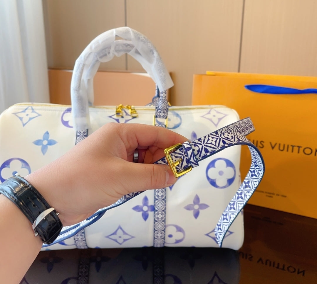 LV WHITE DUFFLE BAG 73240190