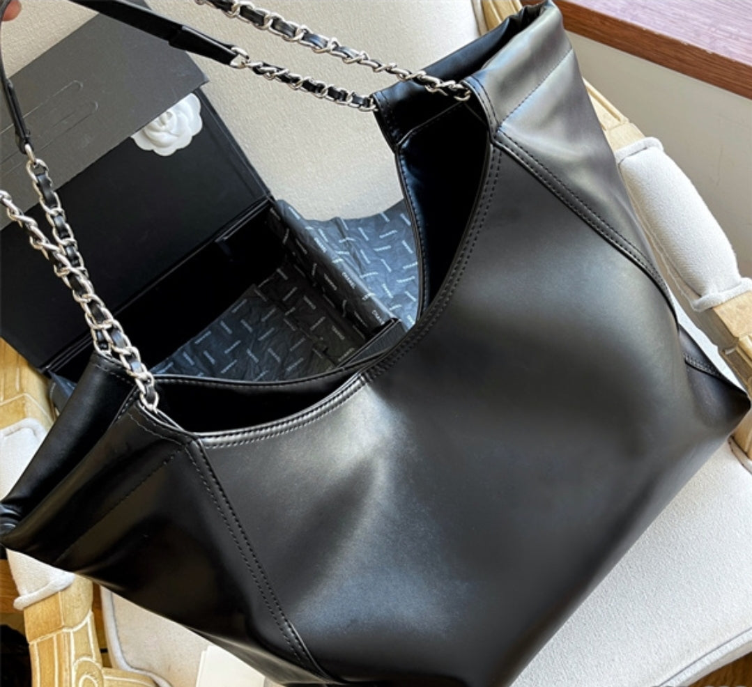 CC BLACK HOBO BAG 73240150