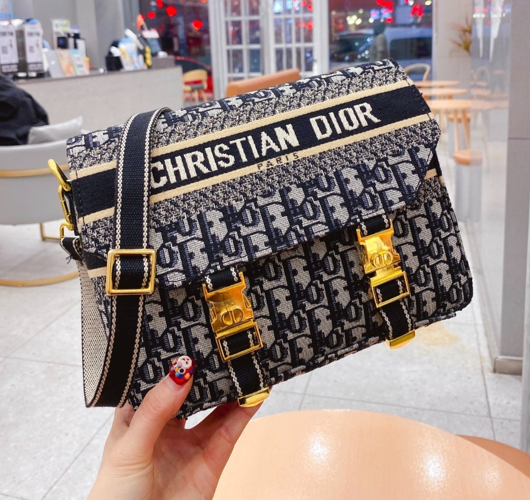 PRE-ORDER CD CROSSBODY BUNDLES BAGS 7220150