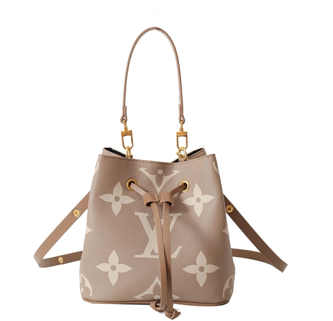 LV BUCKET CROSSBODY BAGS LV899