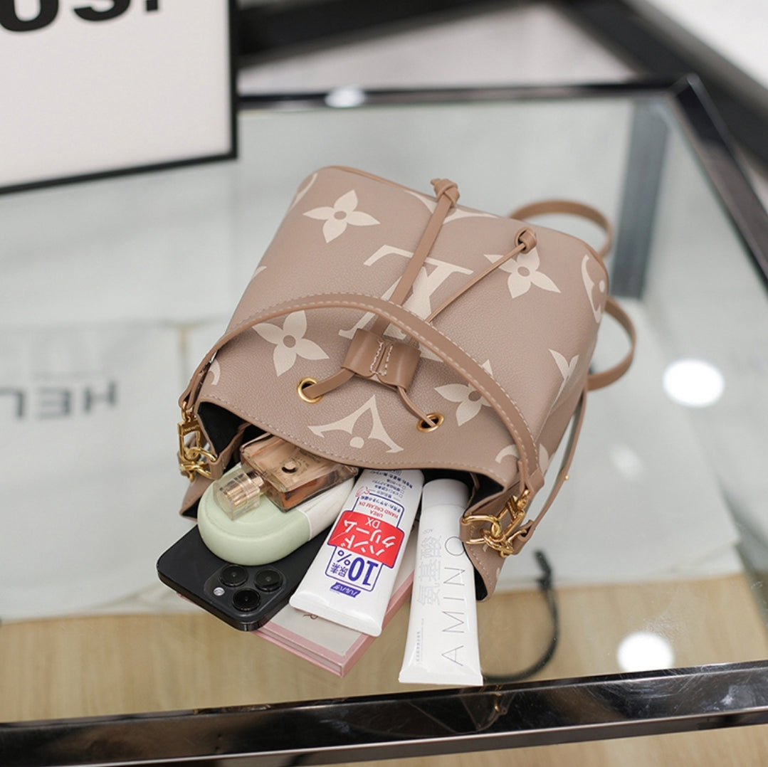 LV BUCKET CROSSBODY BAGS LV899