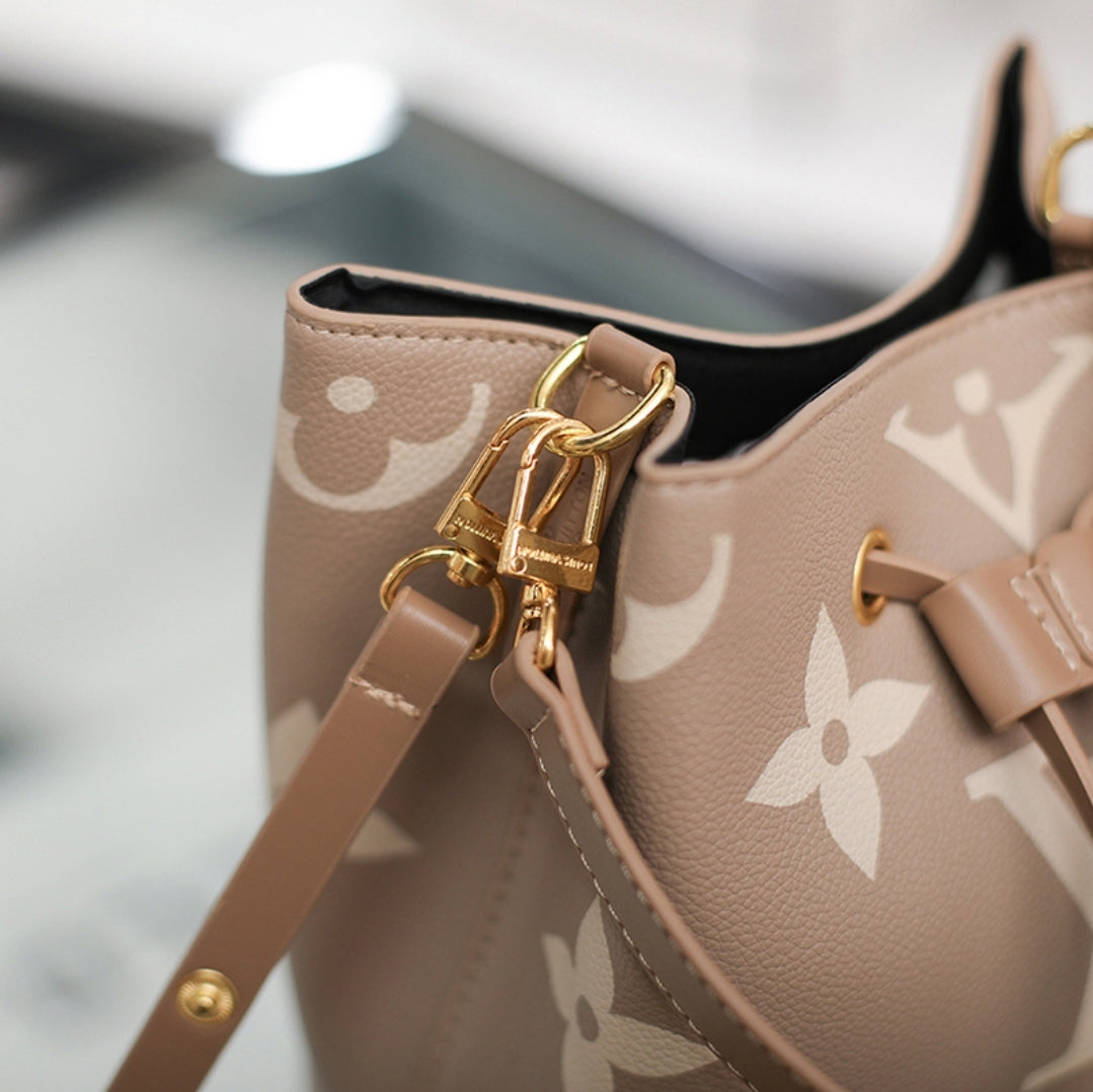 LV BUCKET CROSSBODY BAGS LV899