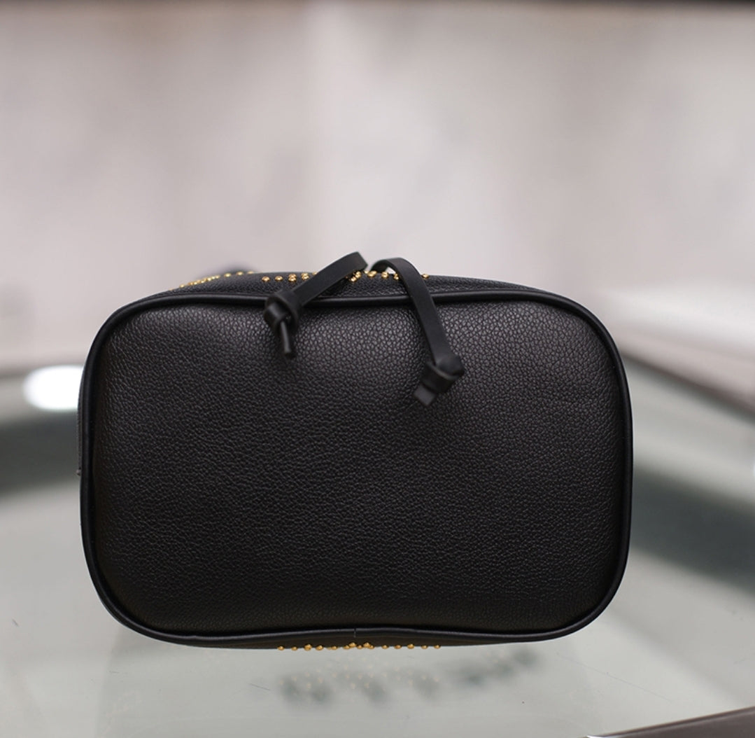 LV BEADED BUCKET CROSSBODY BAGS LV886