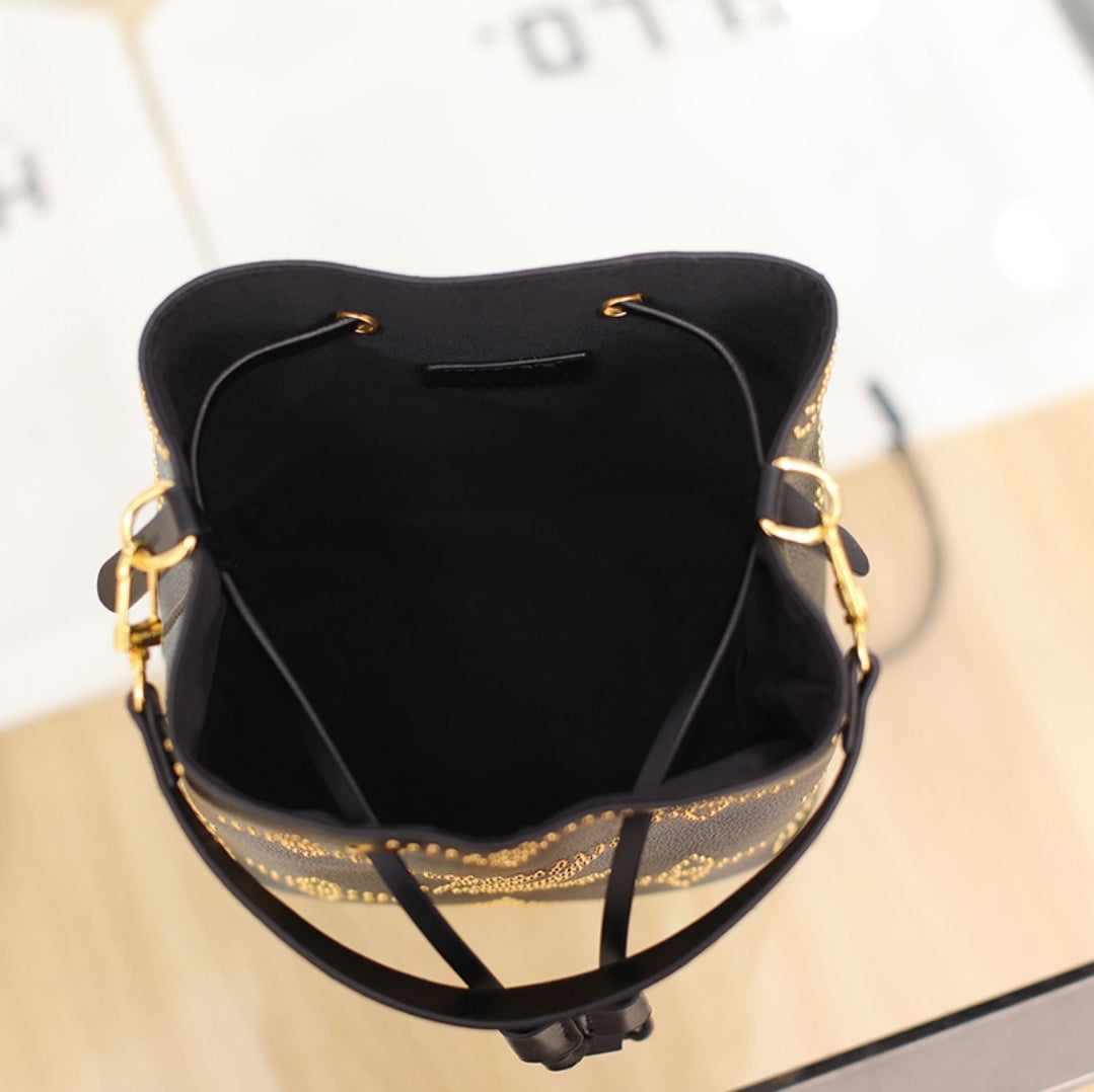 LV BEADED BUCKET CROSSBODY BAGS LV886