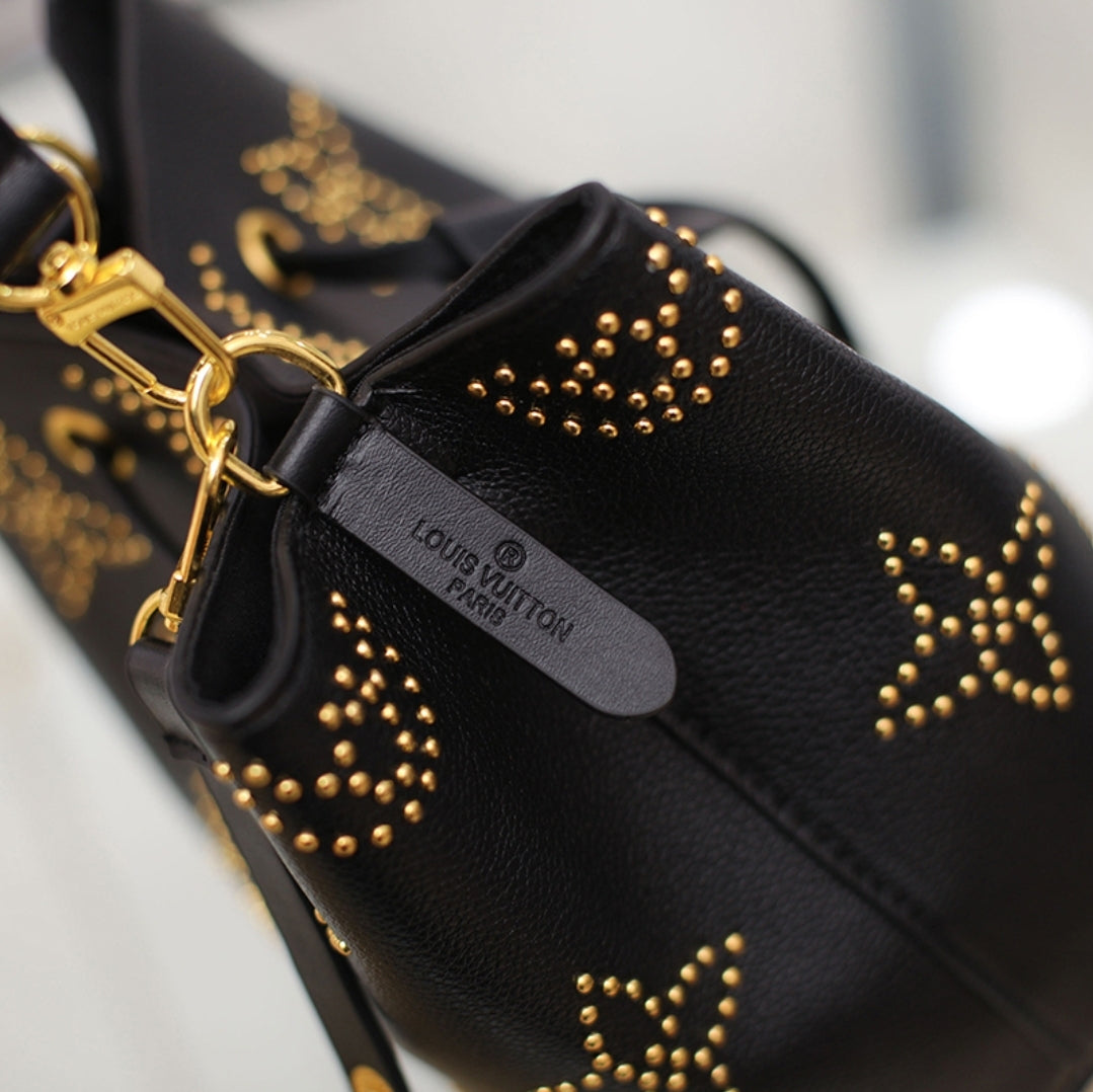 LV BEADED BUCKET CROSSBODY BAGS LV886